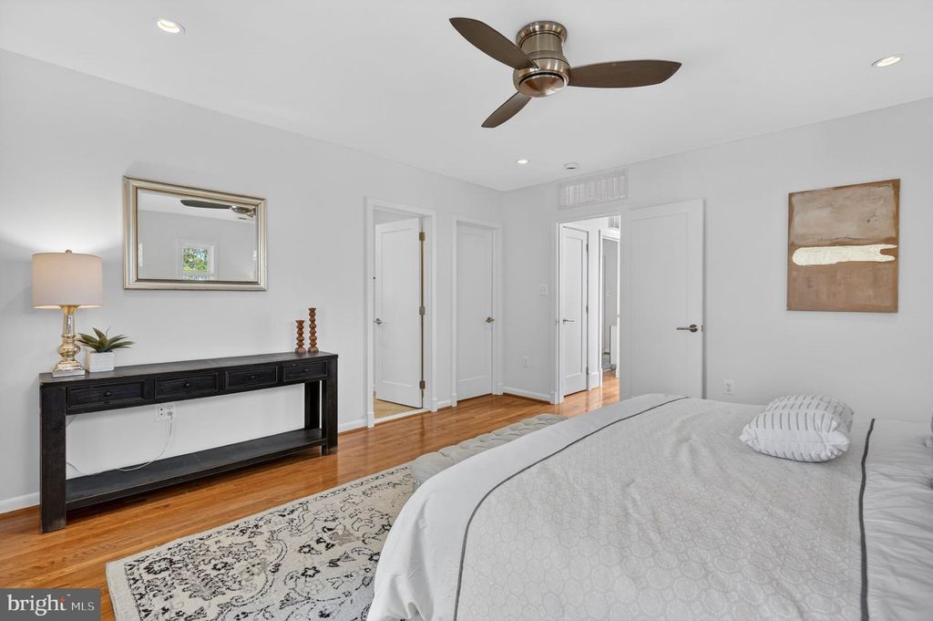 Image 22 of property listing at 2617 N NOTTINGHAM ST, Arlington, VA 22207