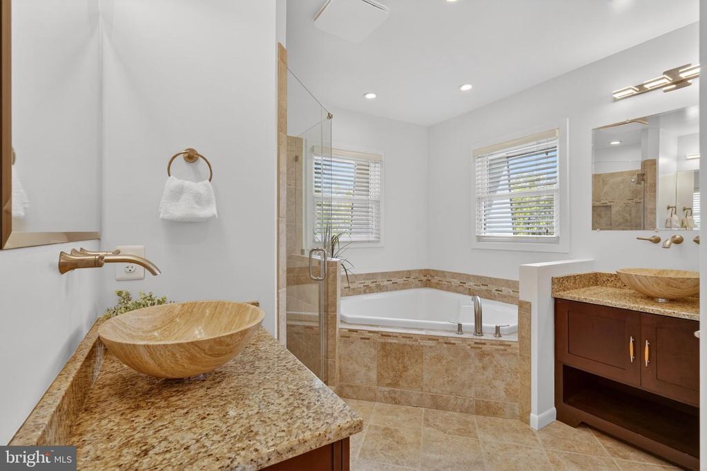 Image 23 of property listing at 2617 N NOTTINGHAM ST, Arlington, VA 22207