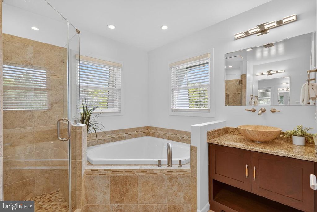 Image 24 of property listing at 2617 N NOTTINGHAM ST, Arlington, VA 22207