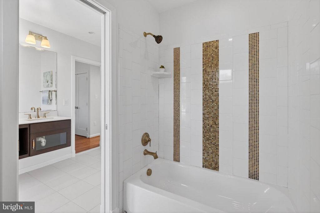 Image 30 of property listing at 2617 N NOTTINGHAM ST, Arlington, VA 22207