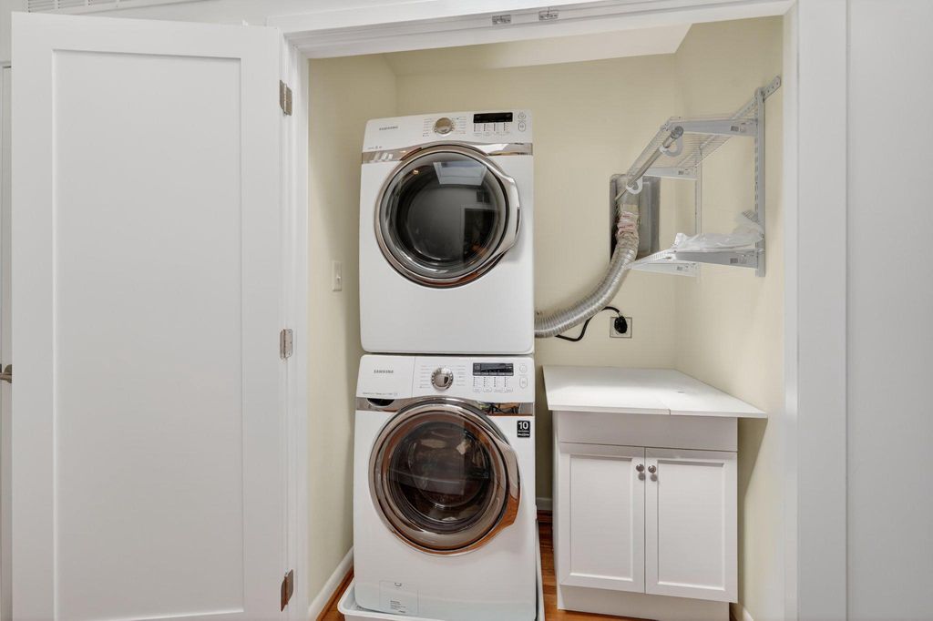 Image 31 of property listing at 2617 N NOTTINGHAM ST, Arlington, VA 22207