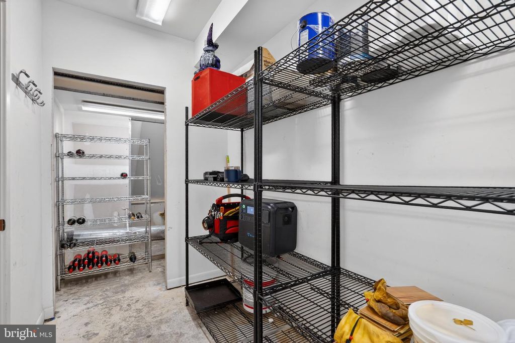 Image 38 of property listing at 2617 N NOTTINGHAM ST, Arlington, VA 22207