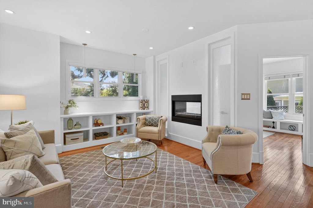 Image 4 of property listing at 2617 N NOTTINGHAM ST, Arlington, VA 22207