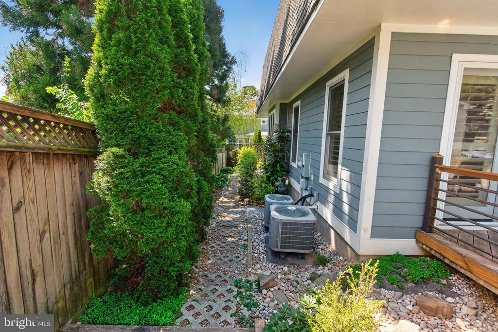 Image 47 of property listing at 2617 N NOTTINGHAM ST, Arlington, VA 22207