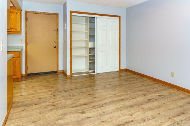 1601 N Innsbruck Drive 373NE, Fridley, MN 55432