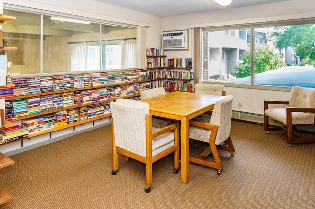 1601 N Innsbruck Drive 373NE, Fridley, MN 55432