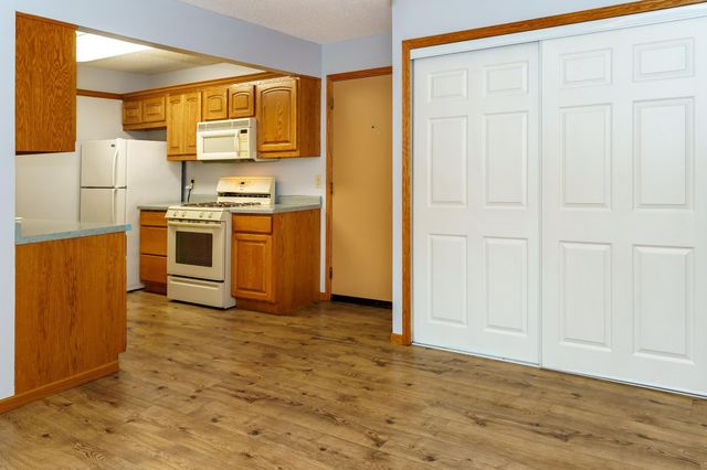 1601 N Innsbruck Drive 373NE, Fridley, MN 55432