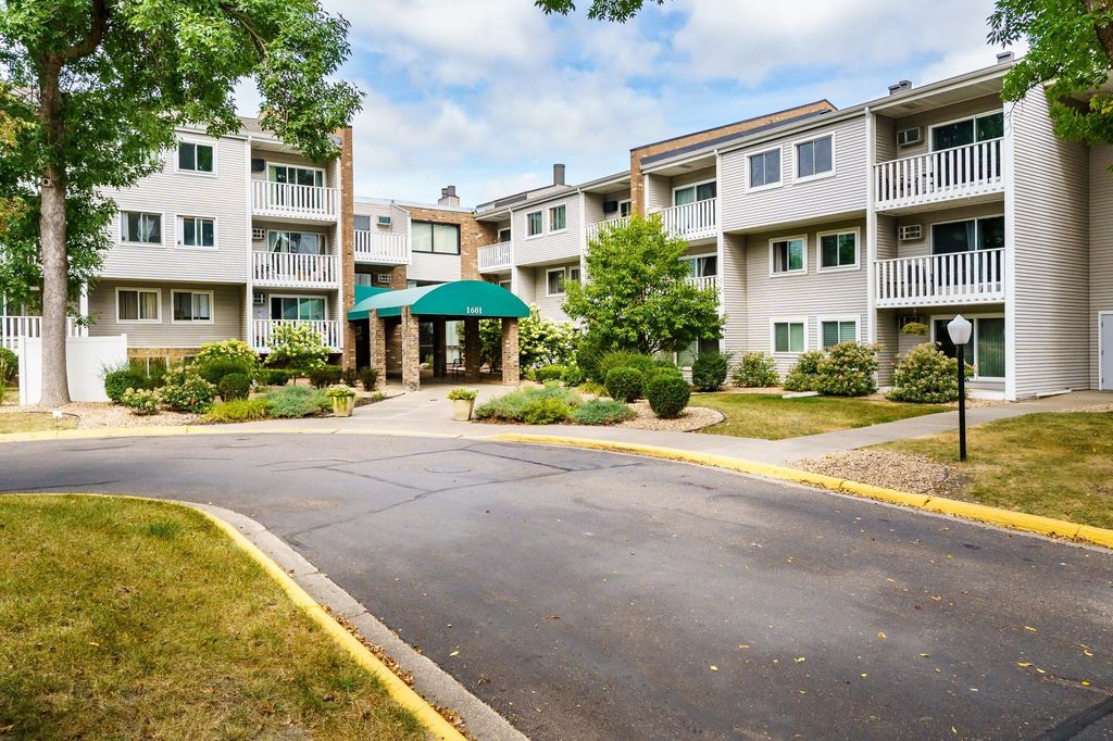 1601 N Innsbruck Drive 373NE, Fridley, MN 55432