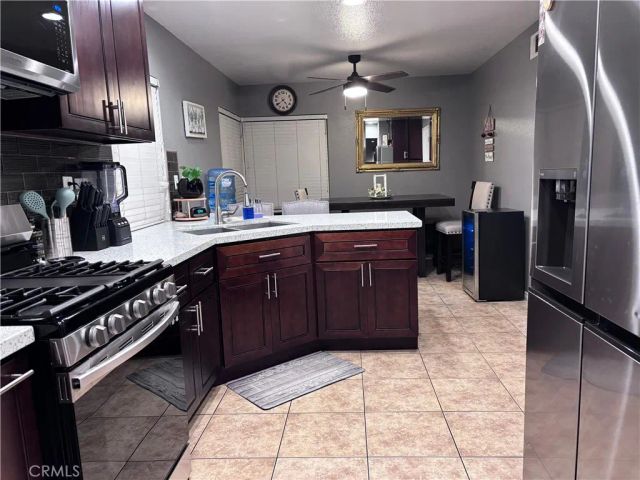 560 Coudures, Perris, CA 92571