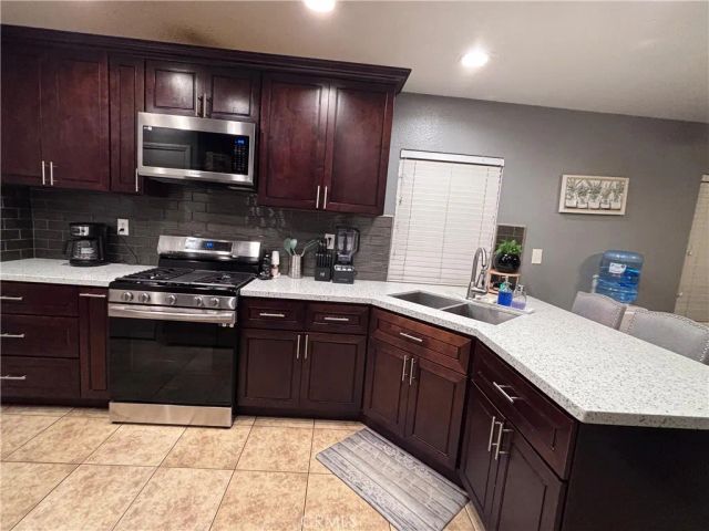 560 Coudures, Perris, CA 92571