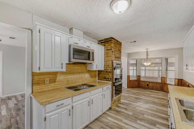 517 Kings Gate Road, Willow Park, TX 76087