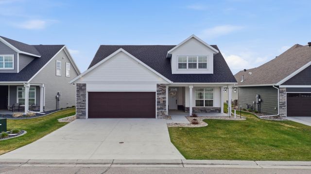 711 Rania Way W, West Fargo, ND 58078