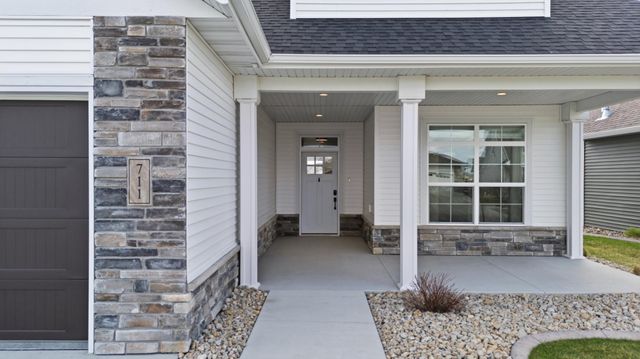 711 Rania Way W, West Fargo, ND 58078