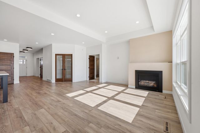 711 Rania Way W, West Fargo, ND 58078