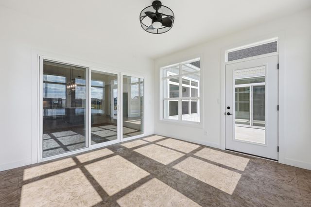 711 Rania Way W, West Fargo, ND 58078