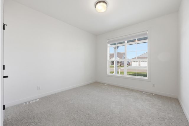 711 Rania Way W, West Fargo, ND 58078