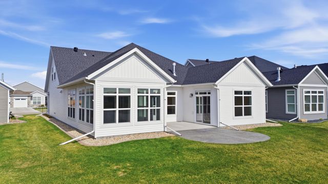 711 Rania Way W, West Fargo, ND 58078