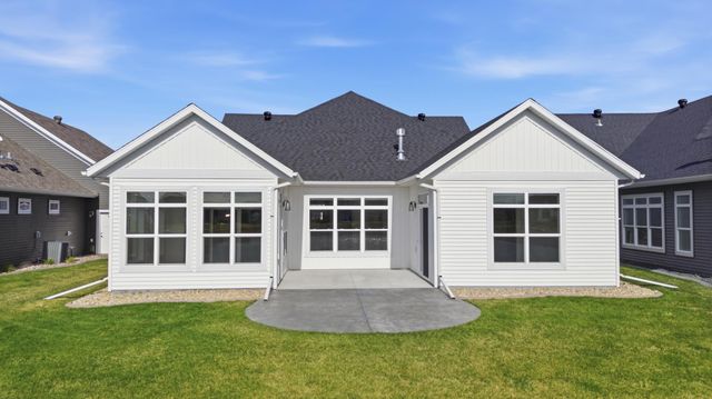 711 Rania Way W, West Fargo, ND 58078