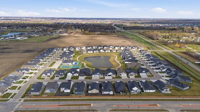 711 Rania Way W, West Fargo, ND 58078