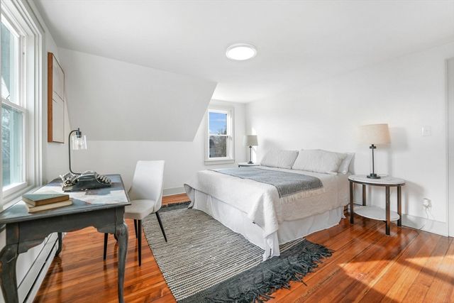 32 Cedar St, Fairhaven, MA 02719