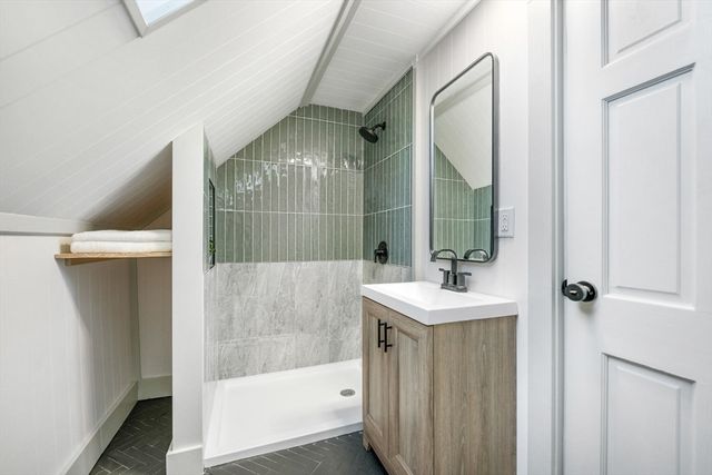 32 Cedar St, Fairhaven, MA 02719