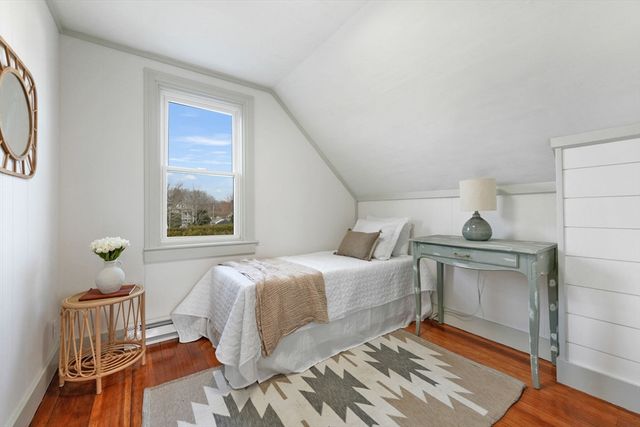 32 Cedar St, Fairhaven, MA 02719