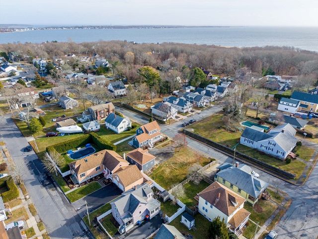 32 Cedar St, Fairhaven, MA 02719