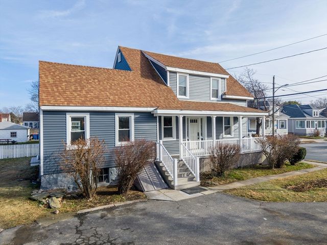 32 Cedar St, Fairhaven, MA 02719