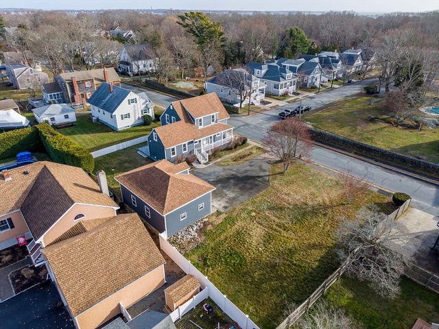 32 Cedar St, Fairhaven, MA 02719