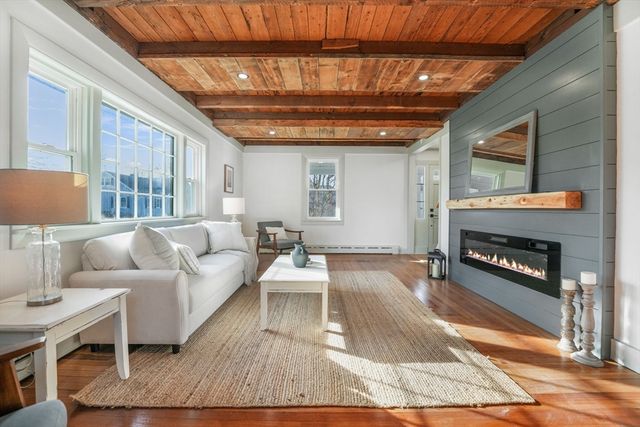 32 Cedar St, Fairhaven, MA 02719