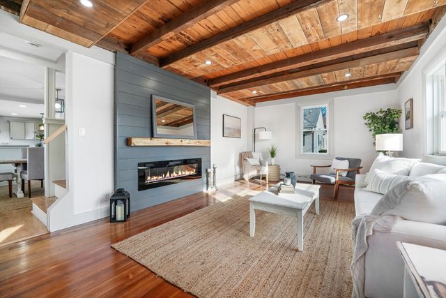 32 Cedar St, Fairhaven, MA 02719