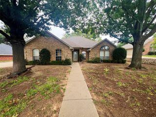 912 Jonathan Court, Weatherford, TX 76086