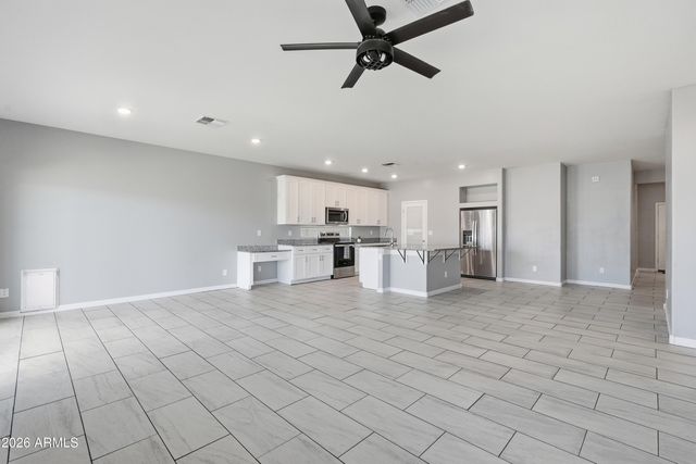 1692 W AZTEC Drive, Coolidge, AZ 85128