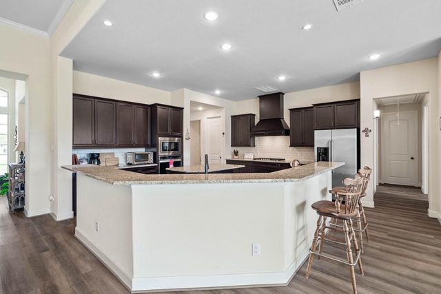 305 Champions Court, El Campo, TX 77437