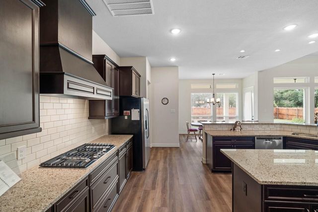 305 Champions Court, El Campo, TX 77437