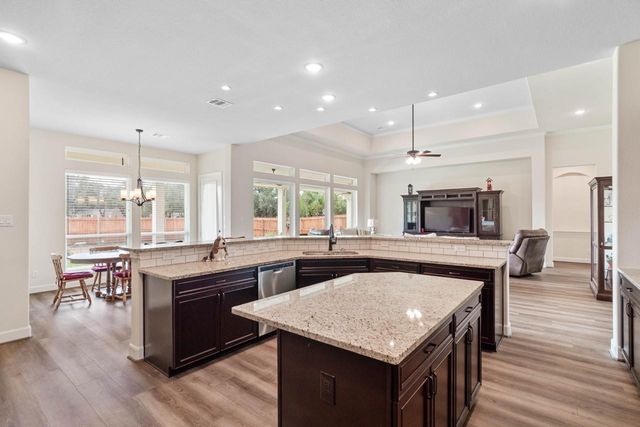 305 Champions Court, El Campo, TX 77437