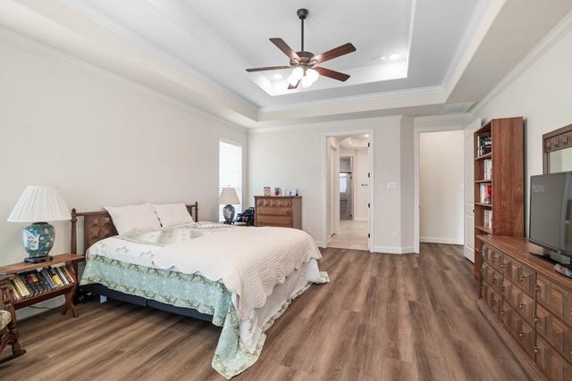 305 Champions Court, El Campo, TX 77437