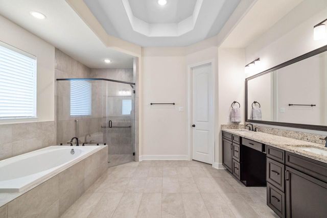 305 Champions Court, El Campo, TX 77437