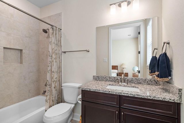 305 Champions Court, El Campo, TX 77437