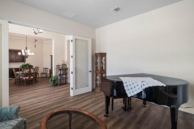 305 Champions Court, El Campo, TX 77437