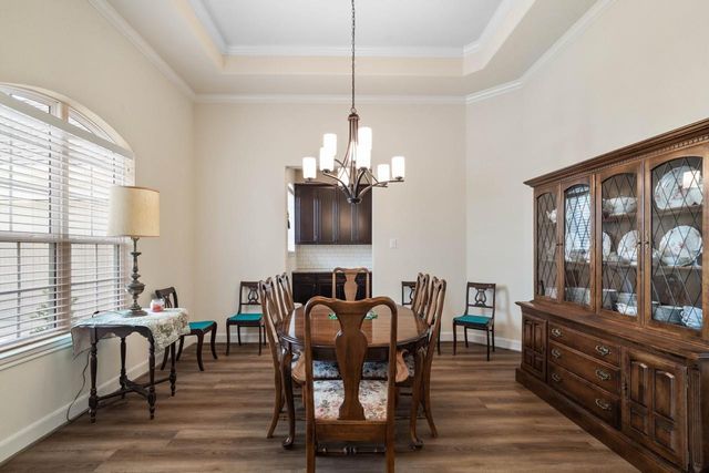 305 Champions Court, El Campo, TX 77437