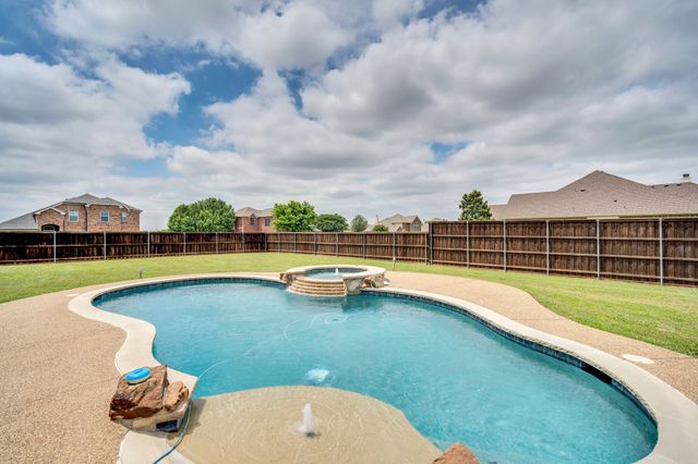 8611 Mattie Lane, Waxahachie, TX 75167