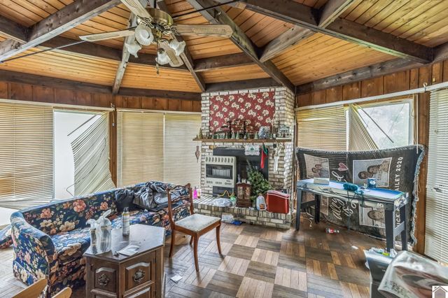 52 State Route 2205, Mayfield, KY 42066