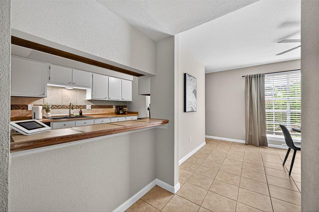 4064 Belle Park Drive 4064, Houston, TX 77072