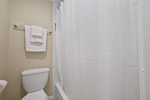 4064 Belle Park Drive 4064, Houston, TX 77072