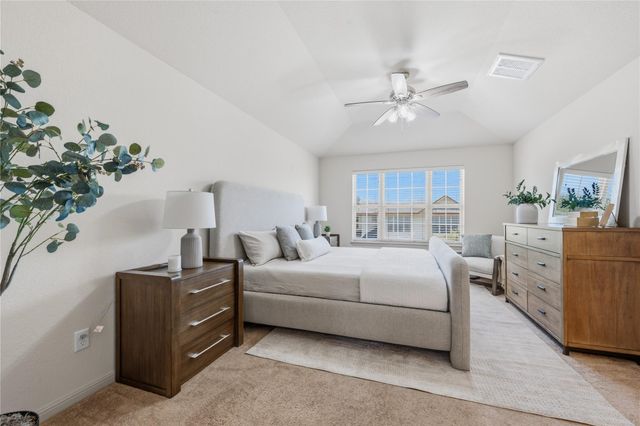 2410 Great Oaks DR 402, Round Rock, TX 78681
