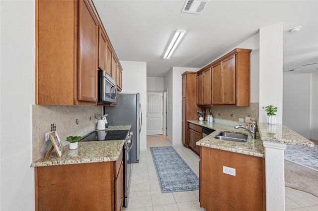 2410 Great Oaks DR 402, Round Rock, TX 78681