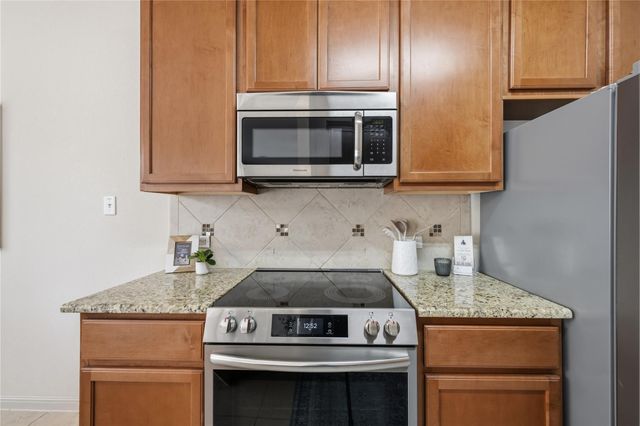 2410 Great Oaks DR 402, Round Rock, TX 78681