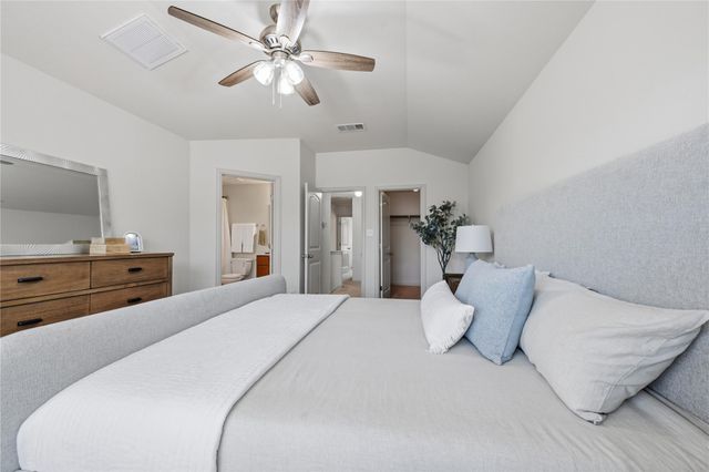 2410 Great Oaks DR 402, Round Rock, TX 78681