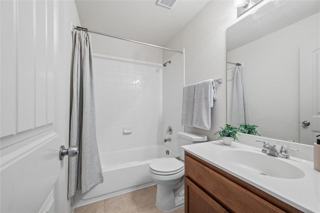 2410 Great Oaks DR 402, Round Rock, TX 78681